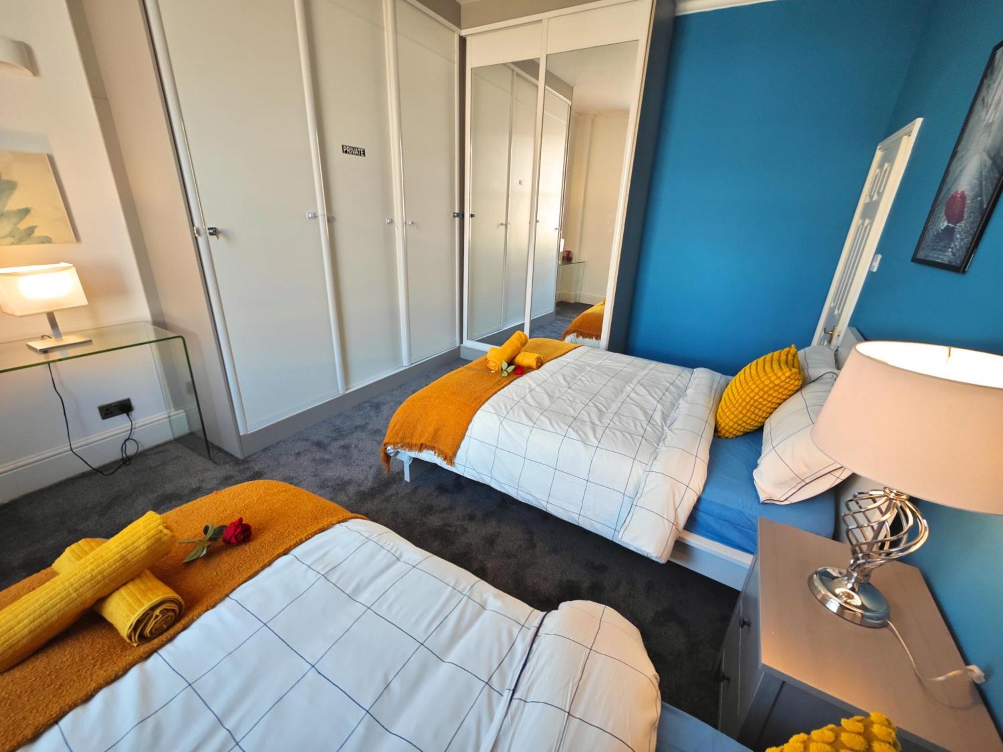 Luxury 4-bedroom In Oxford Street Appartement *